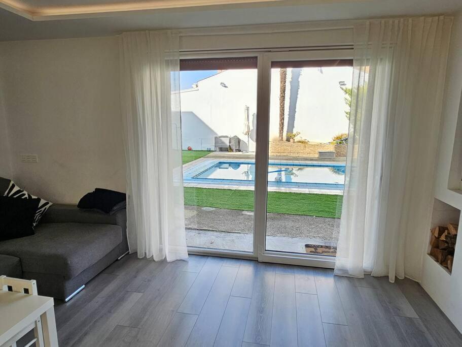 Descanso Urbano Pamplona Mutilva Alta Esterno foto